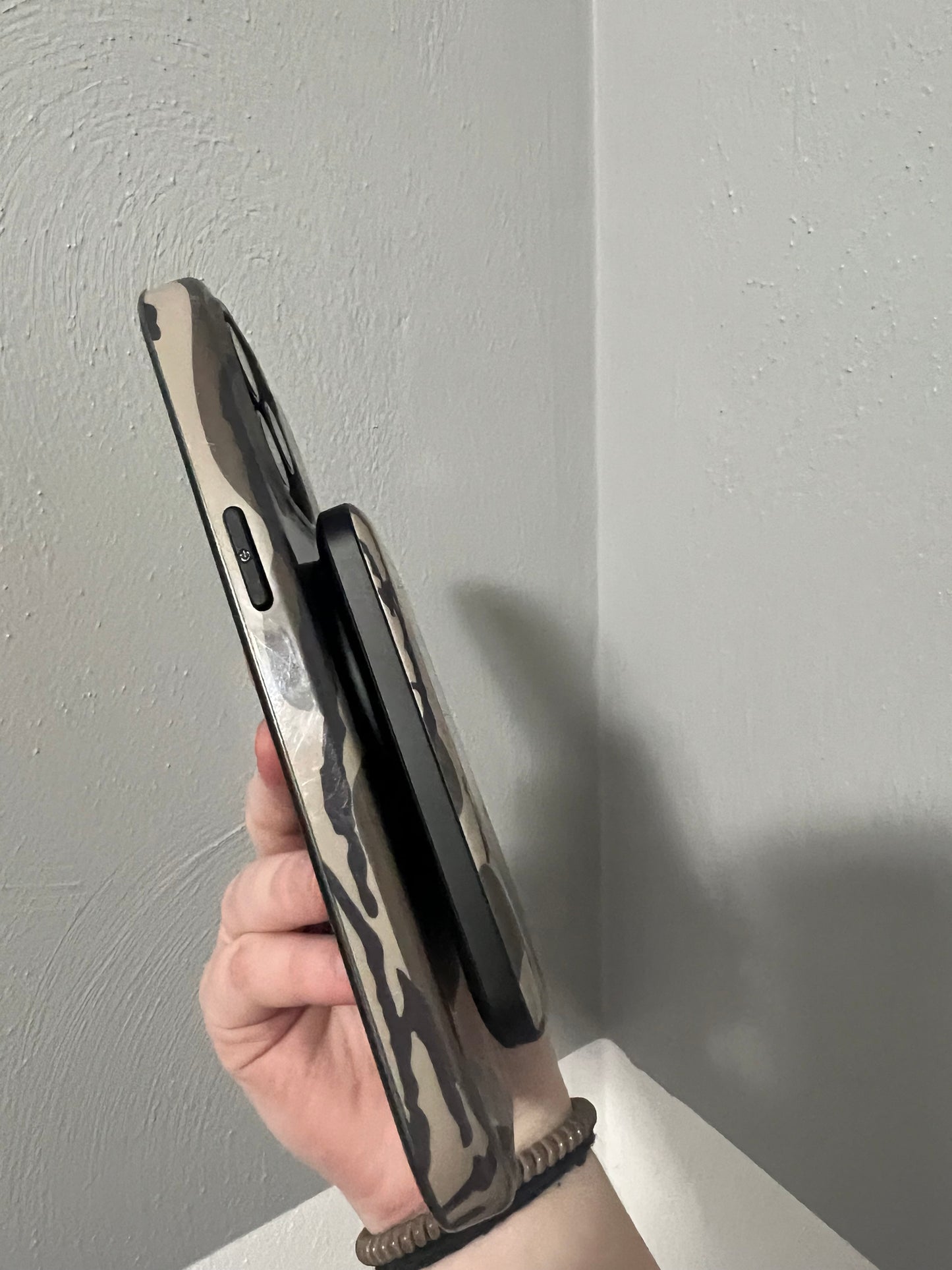 Green camo magsafe powerbank