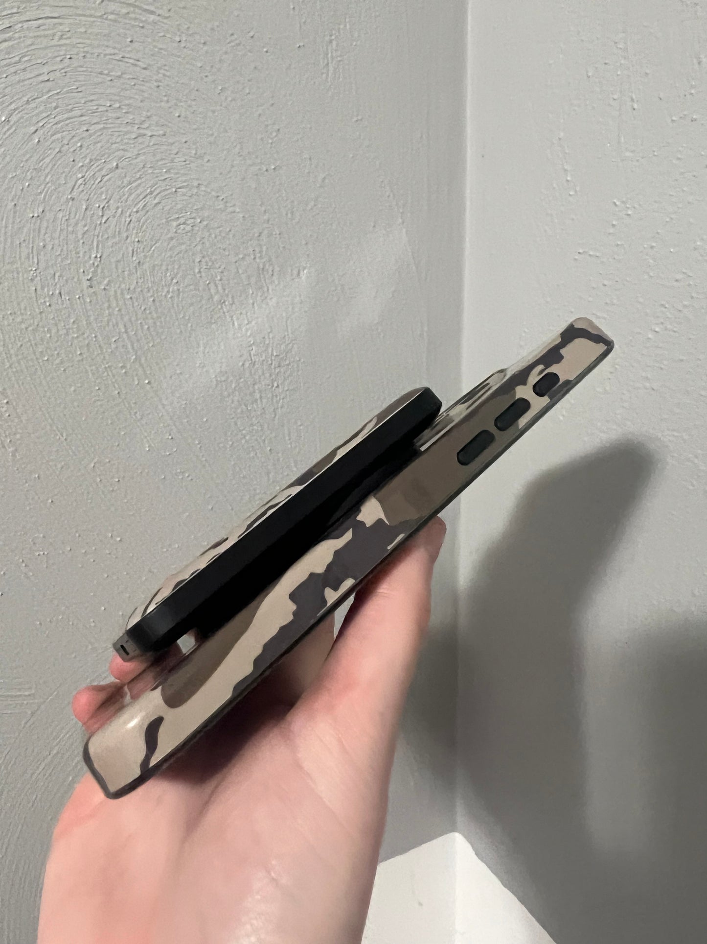 Green camo magsafe powerbank